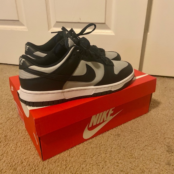 Nike Dunk low- Midnight Navy/ Gray (Georgetown) - Picture 2 of 16